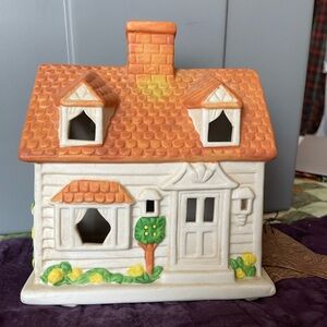 PartyLite Cape Cod House ceramic tealight house